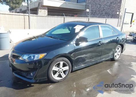 2013 Toyota Camry Se z USA, uszkodzony, nr VIN 4T1BF1FK4DU643225